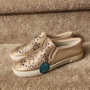 Jack Rogers Women's "Tucker" Gold Slip-on Shoes w/ Laser Cutouts Size 7 NWT